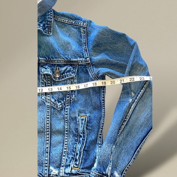 American Eagle Hooded Classic Distressed Denim Jean Jacket Built In Gray Hood - Picture 11 of 16